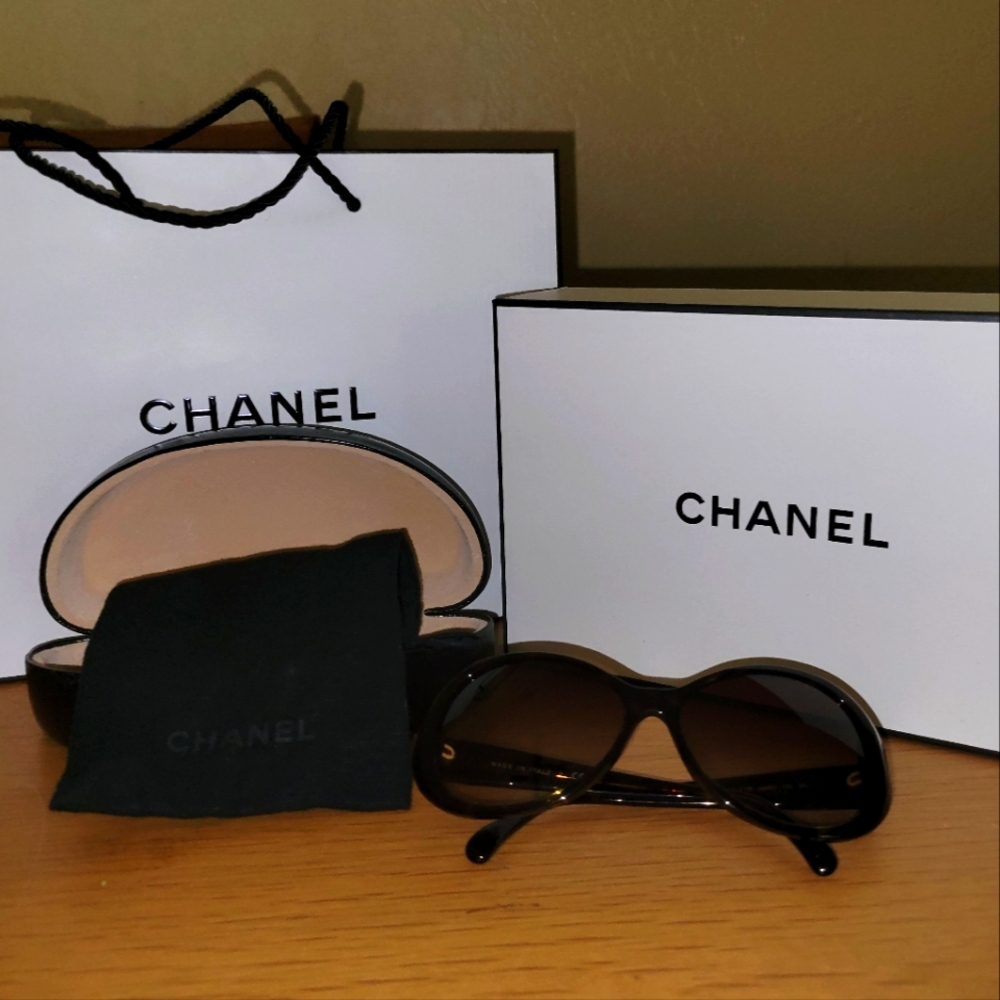 CHANEL Oversized Sunglasses in Brown with Case, Box, and Shopping Bag - Picture 2 of 14